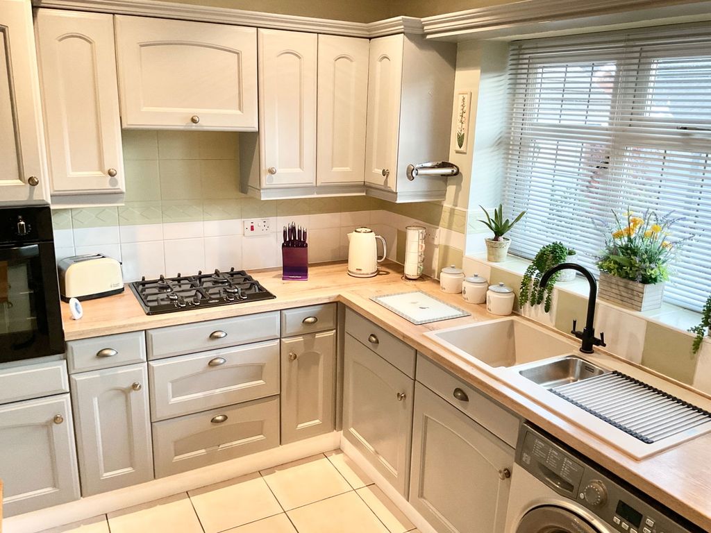 Property photo 3 of 24