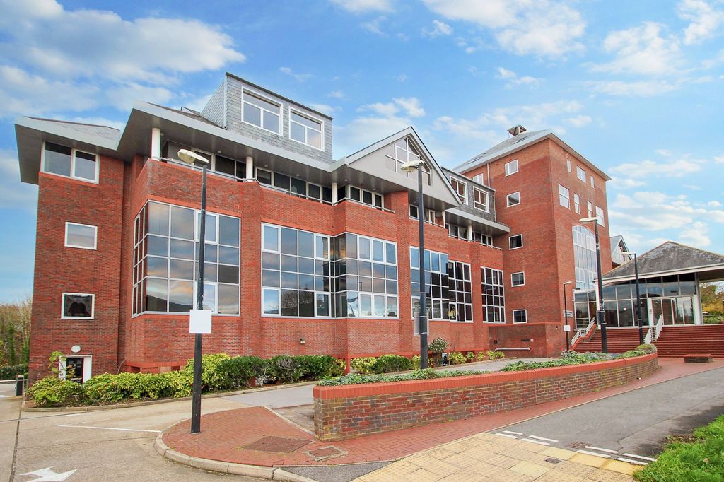 Property photo 1 of 9 External