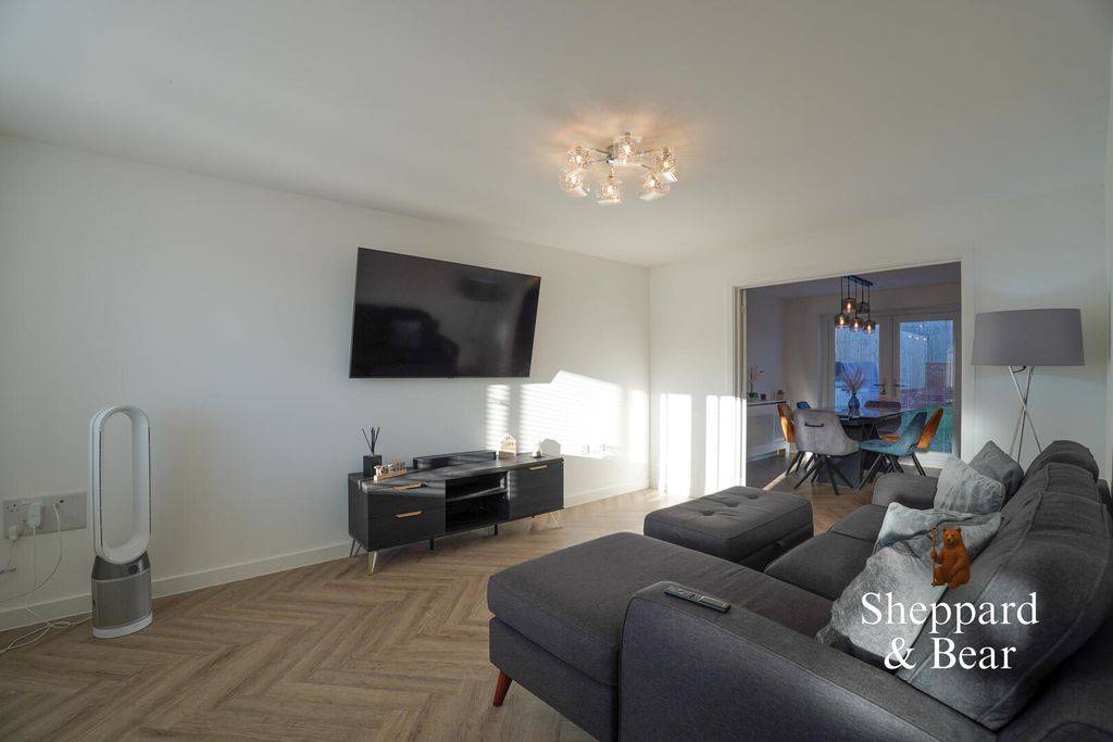 Property photo 2 of 47 Dsc01601.Jpg