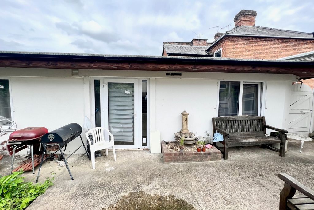 Property photo 1 of 6 Front