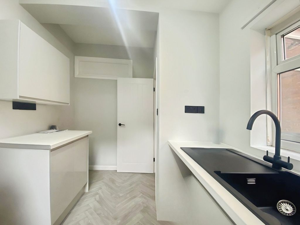 Property photo 2 of 17 4850181