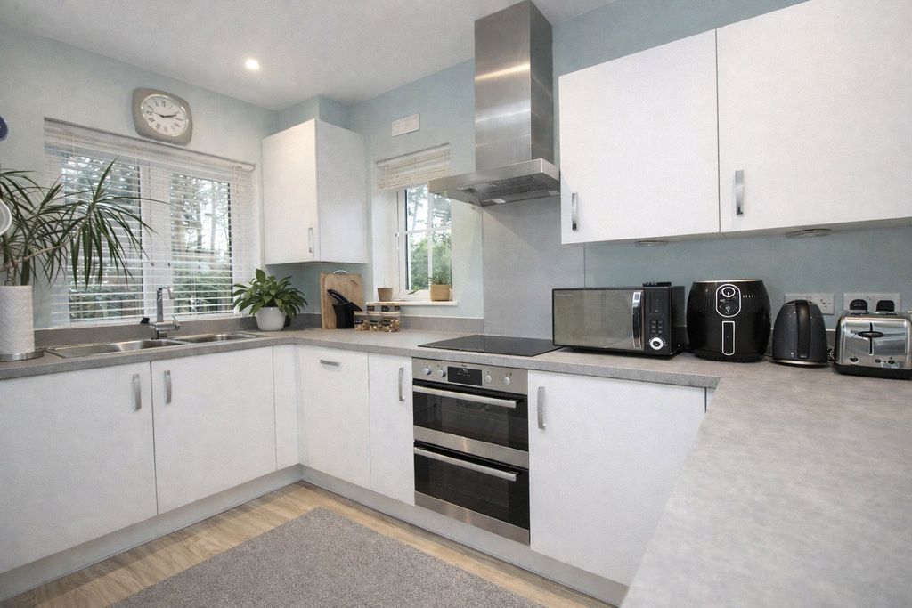 Property photo 3 of 13 Picture No. 11