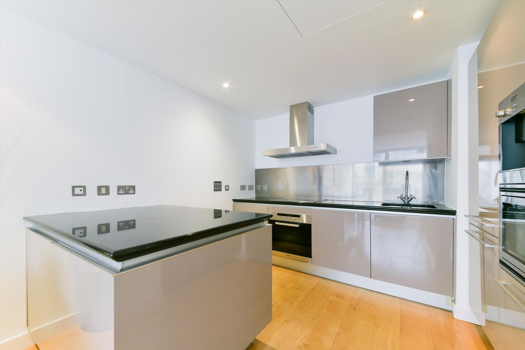 Property photo 2 of 12 Image