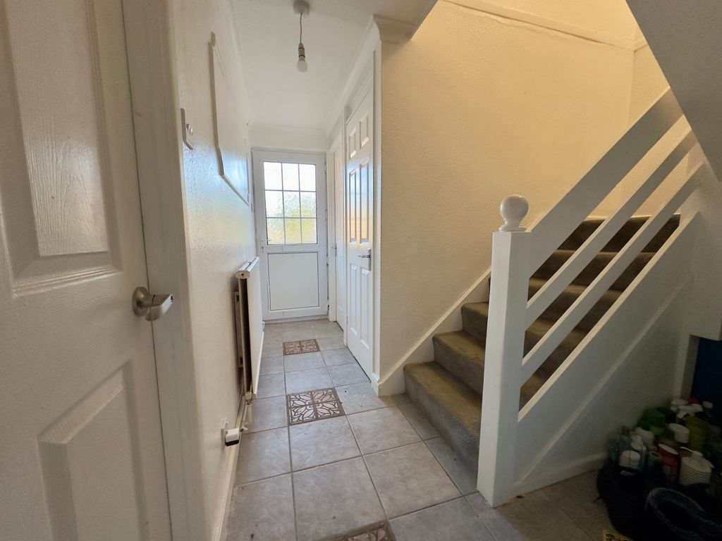 Property photo 2 of 25