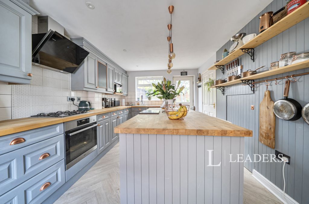 Property photo 3 of 16 Pbox-Img.Jpg
