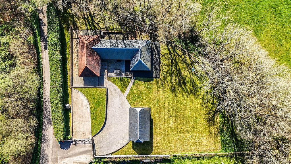 Property photo 2 of 53 Burnt House Farm Drone -7.Jpg