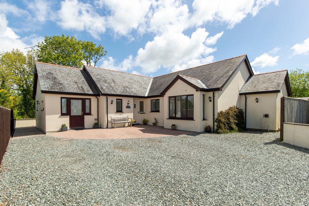 Property photo 1 of 33