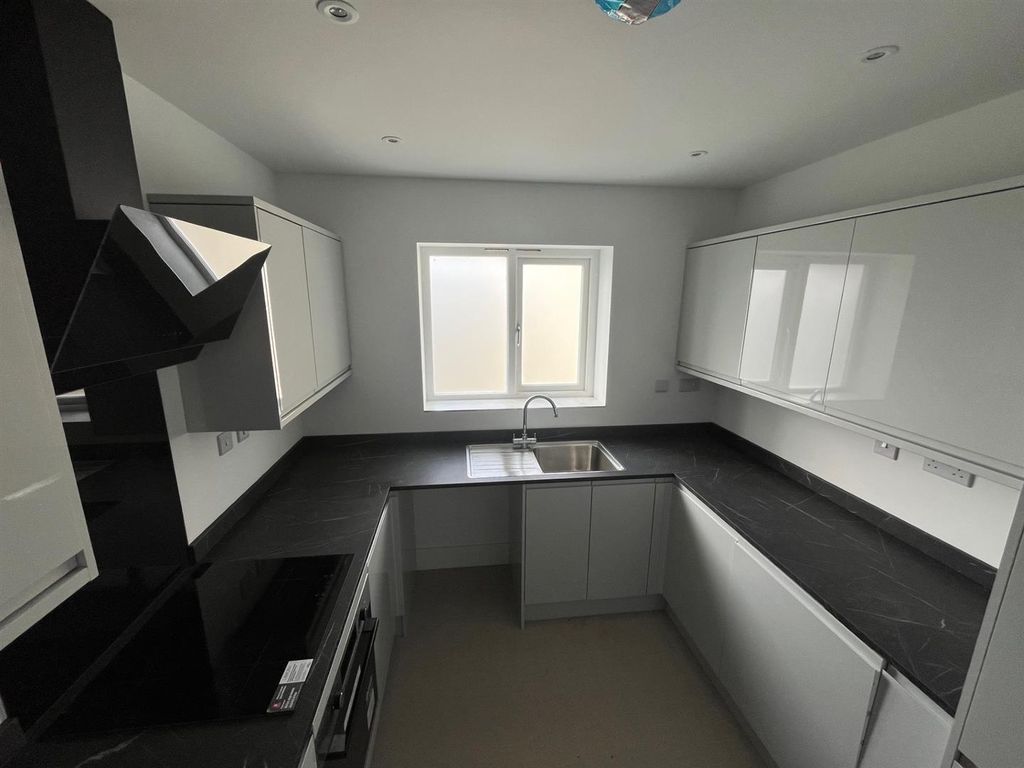 Property photo 3 of 11 4168 Kitchen Overhead.Jpg