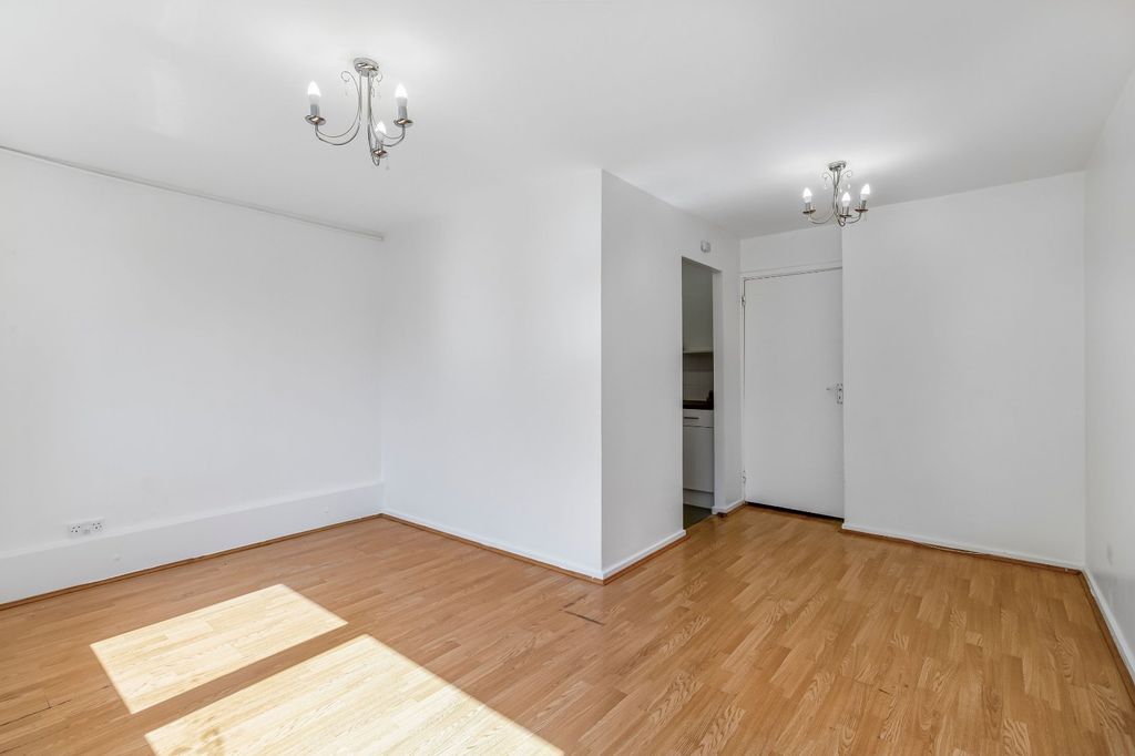 Property photo 1 of 10 Picture No. 07