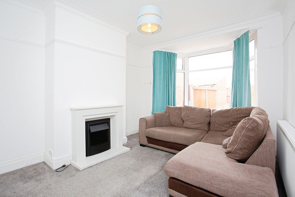 Property photo 3 of 17 Photo