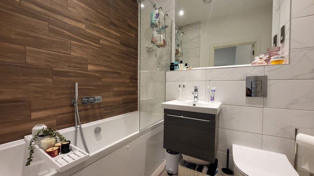 Property photo 2 of 5 Bathroom