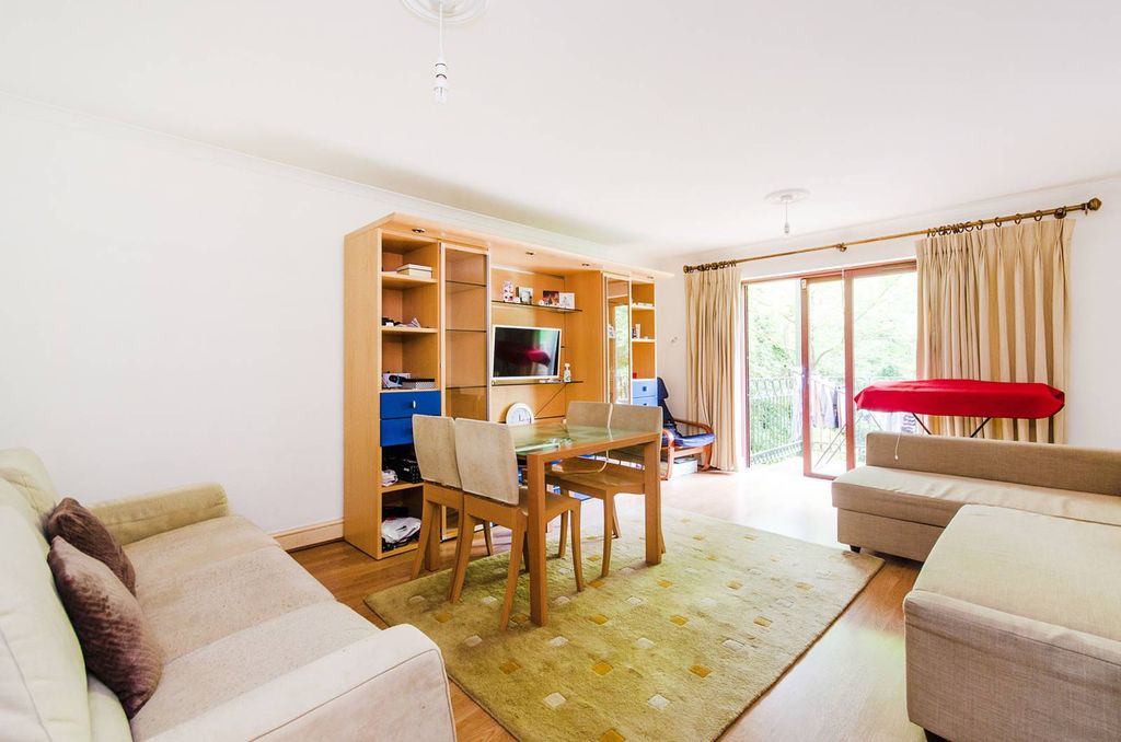 Property photo 3 of 12