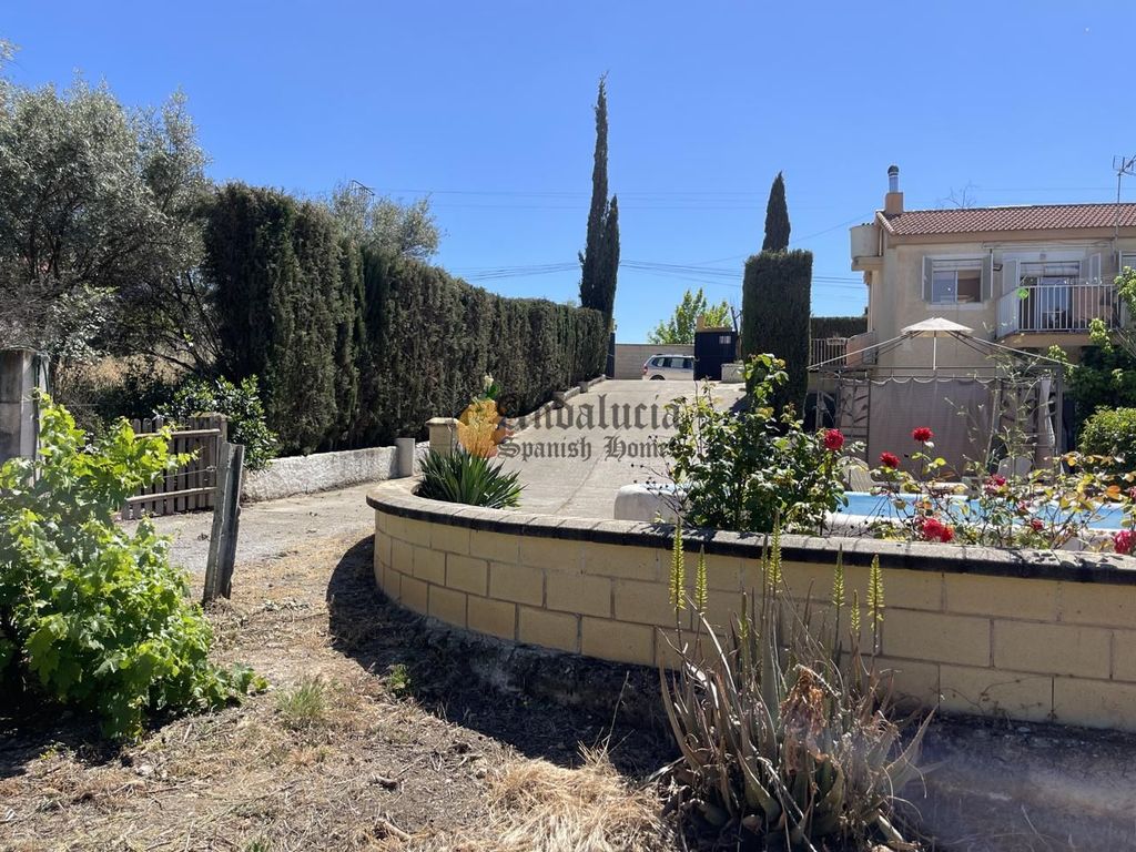 Property photo 2 of 51