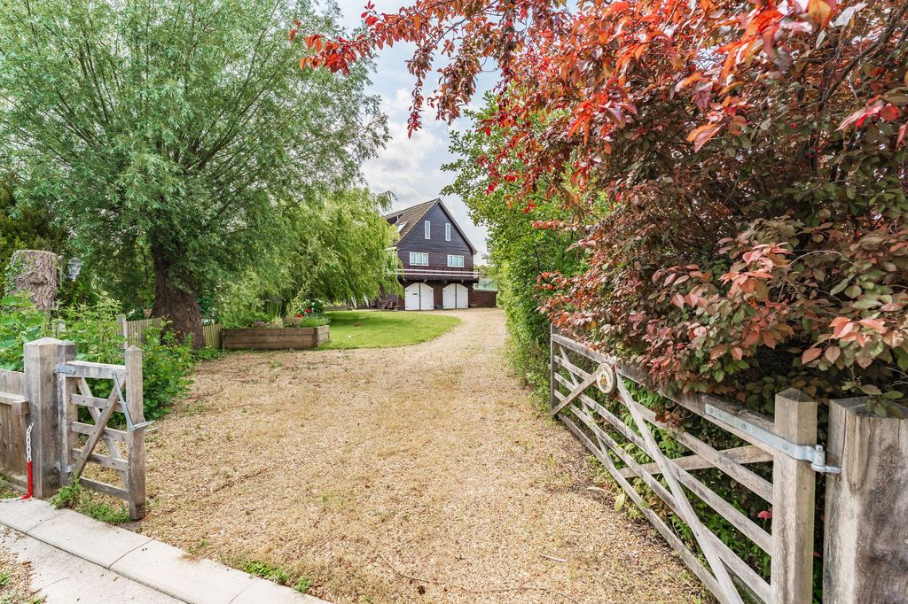 Property photo 1 of 33