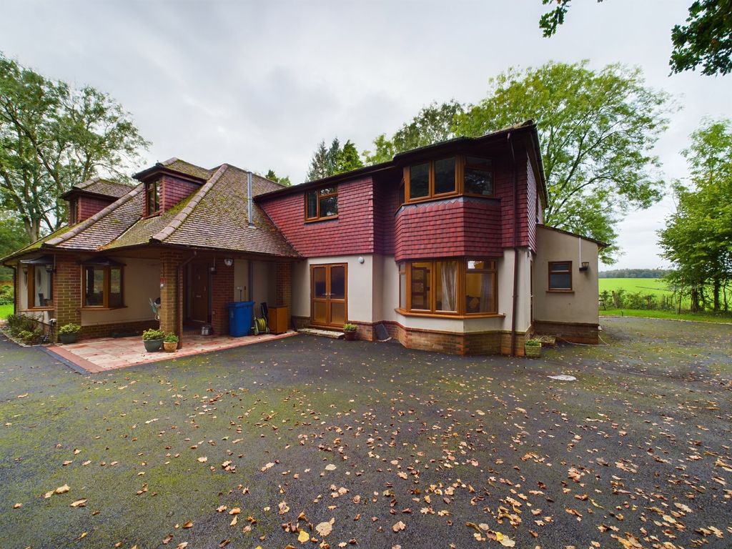 Property photo 2 of 6 Picture No. 13