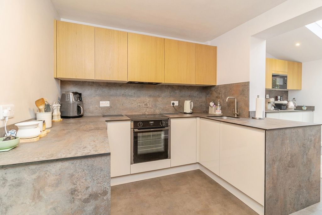Property photo 2 of 24 Pbox-Img.Jpg