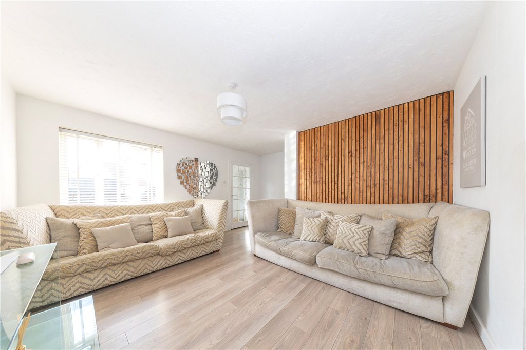 Property photo 2 of 13 Sitting Room