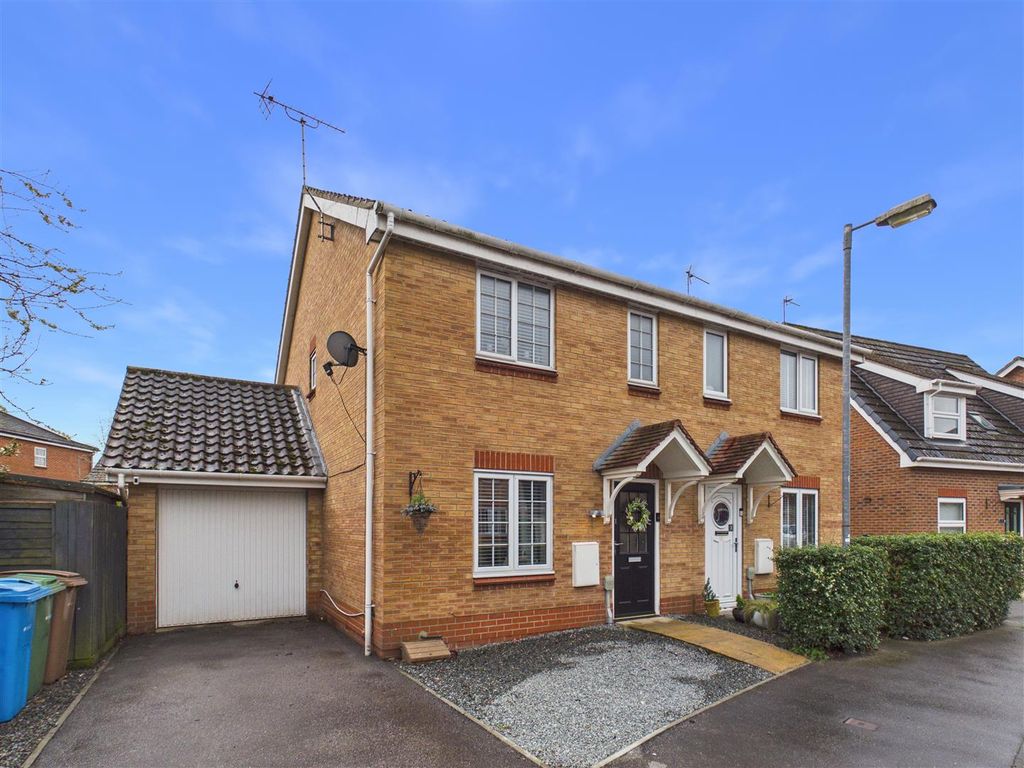 Property photo 1 of 18 Everthorpe Close - Front