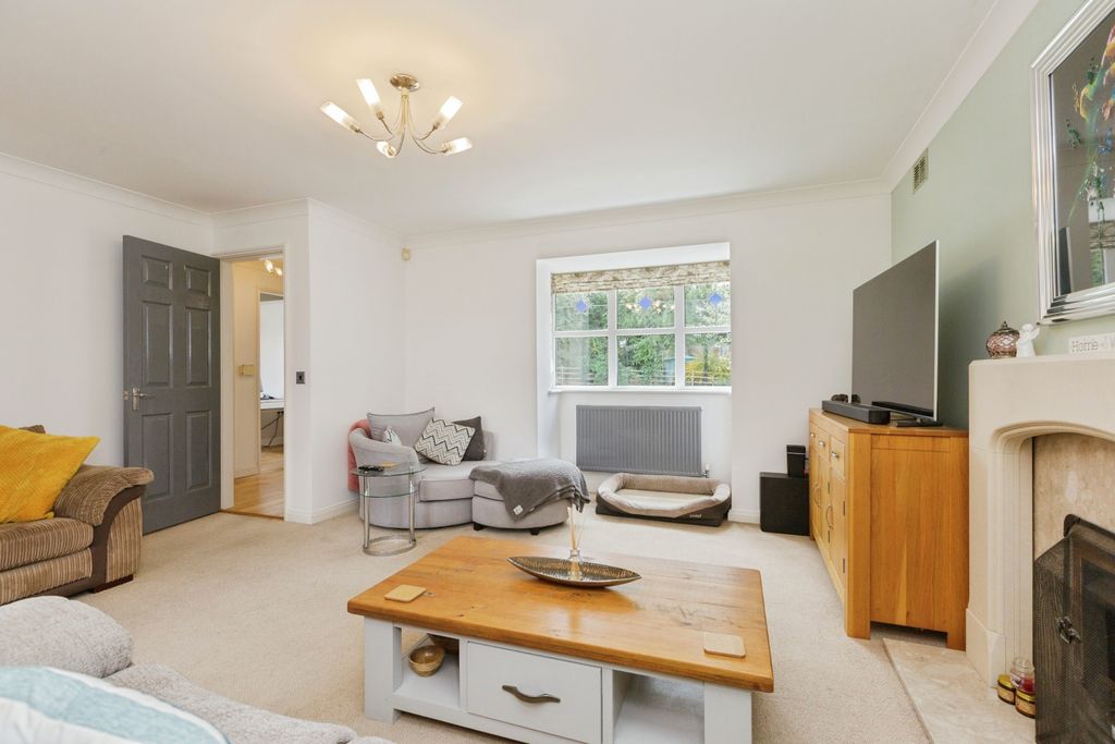 Property photo 3 of 17