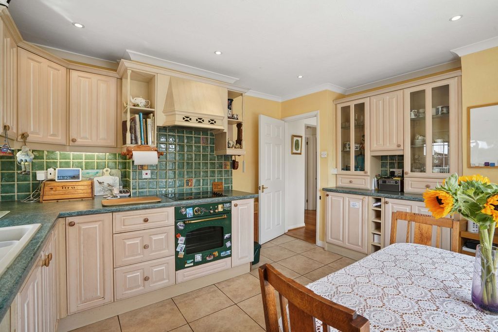 Property photo 3 of 17