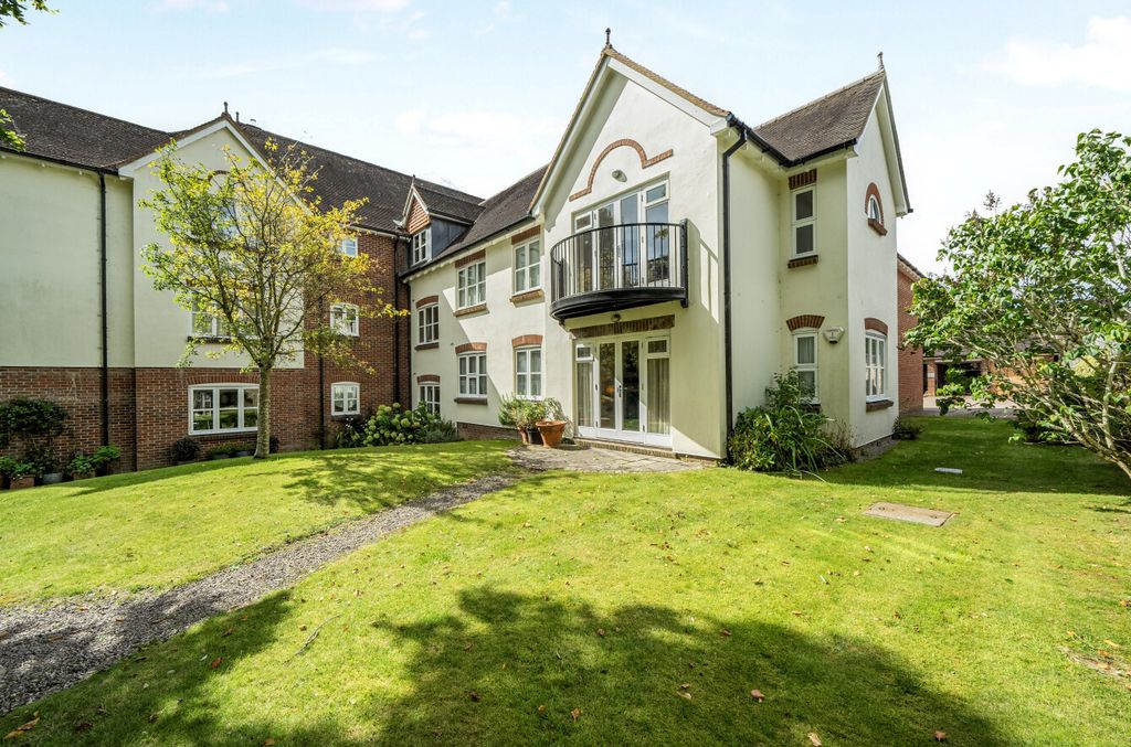 Property photo 1 of 12 1349438-11-68c023...