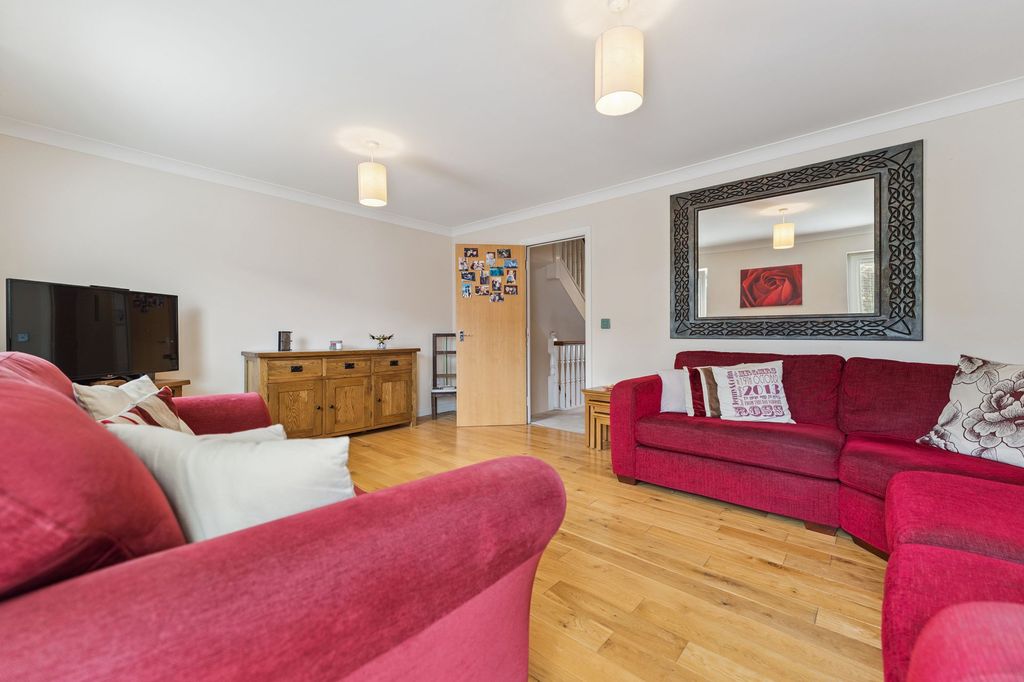 Property photo 3 of 31