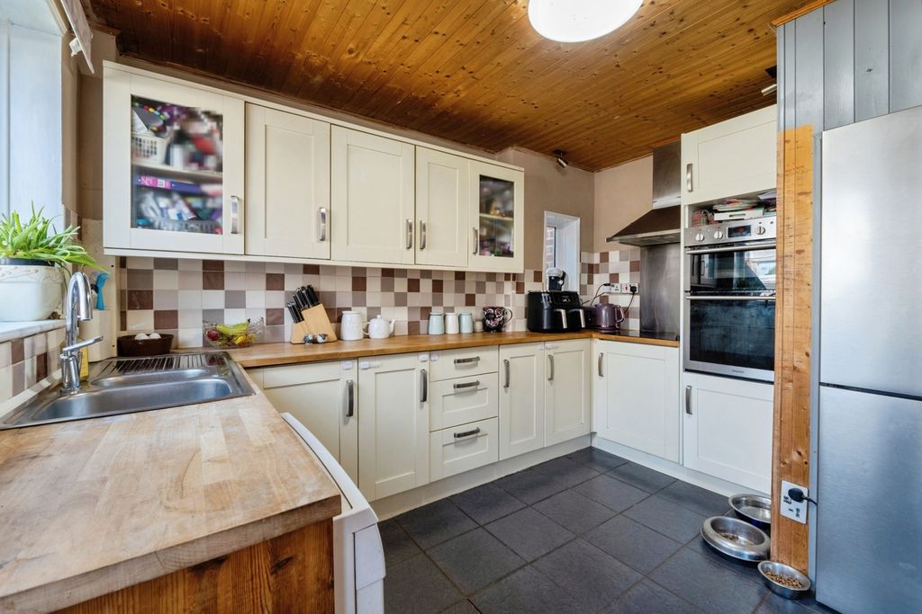 Property photo 2 of 19 Pbox-Img.Jpg