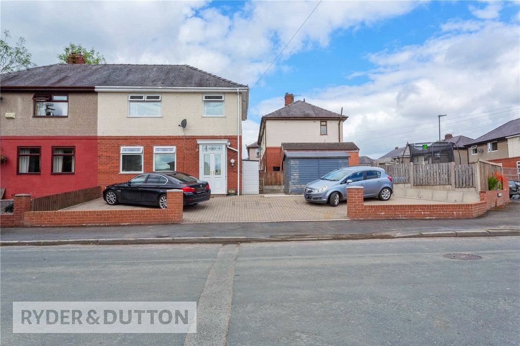 Property photo 1 of 17 Large Driveway