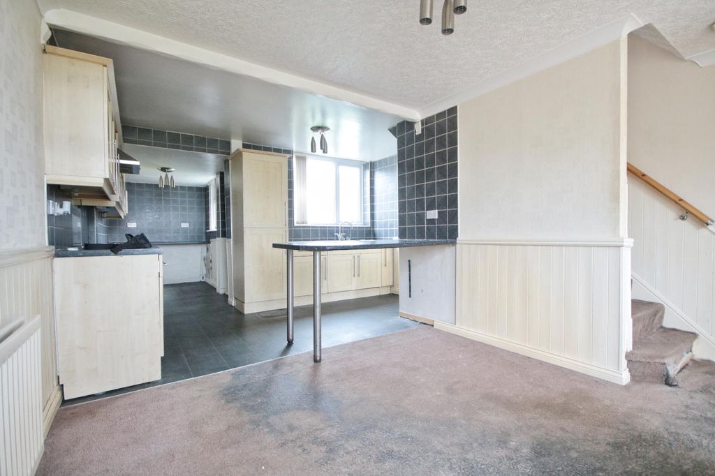 Property photo 1 of 12 Image