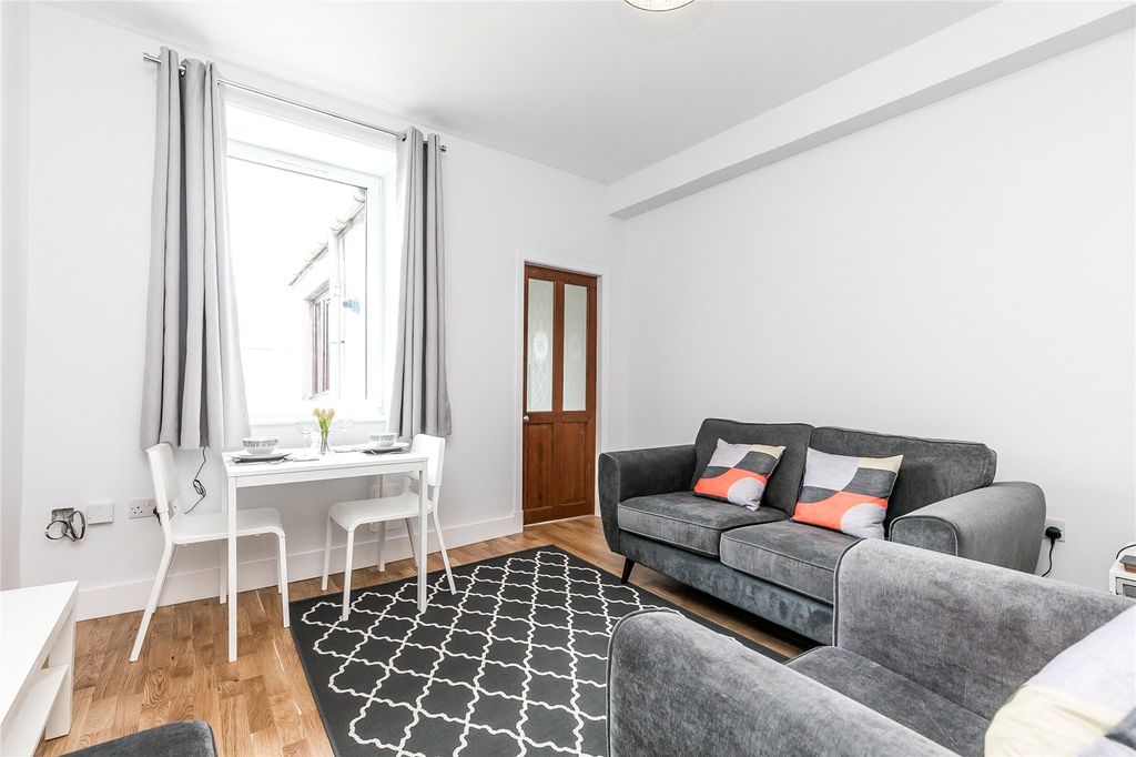 Property photo 2 of 8 Photo 2