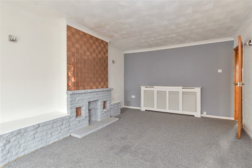 Property photo 1 of 14 Lounge