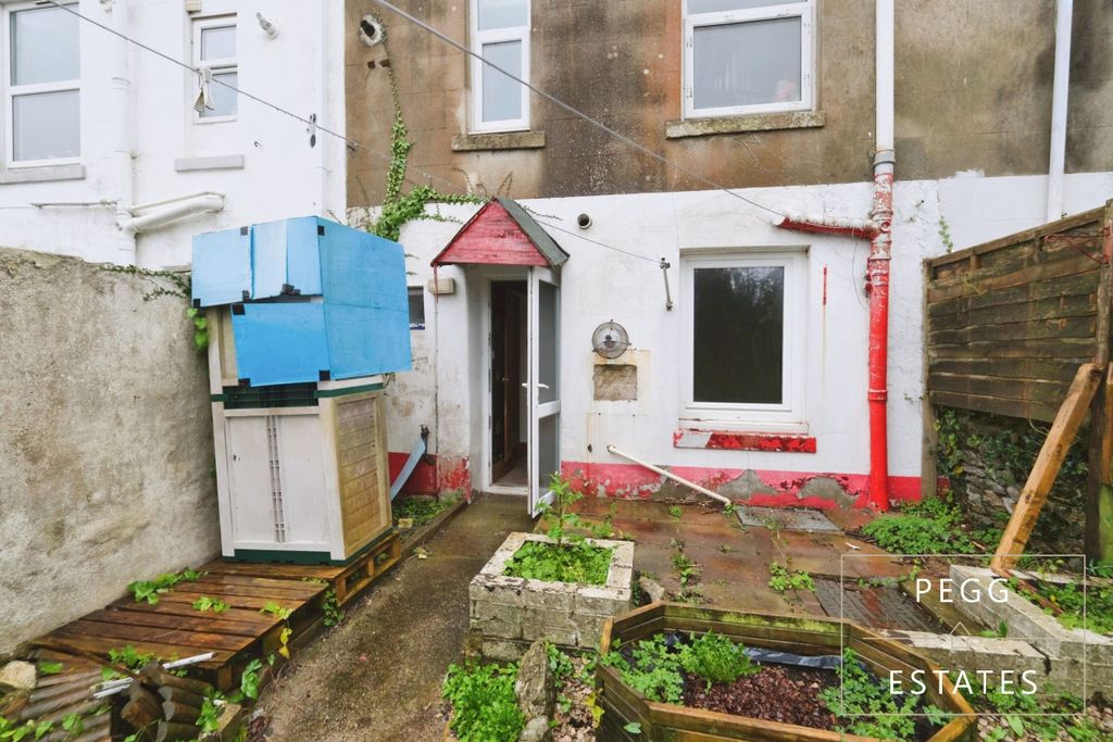 Property photo 2 of 6