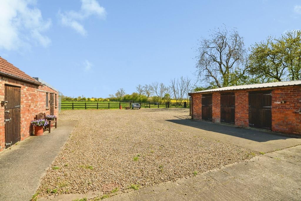 Property photo 2 of 20 Pbox-Img.Jpg