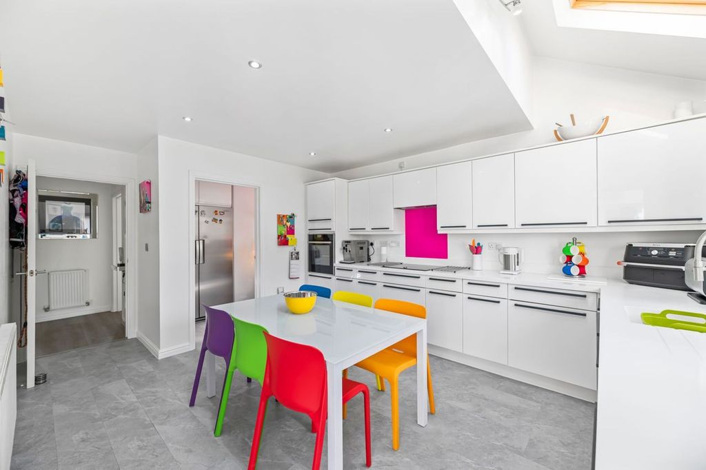 Property photo 2 of 29 Kitchen