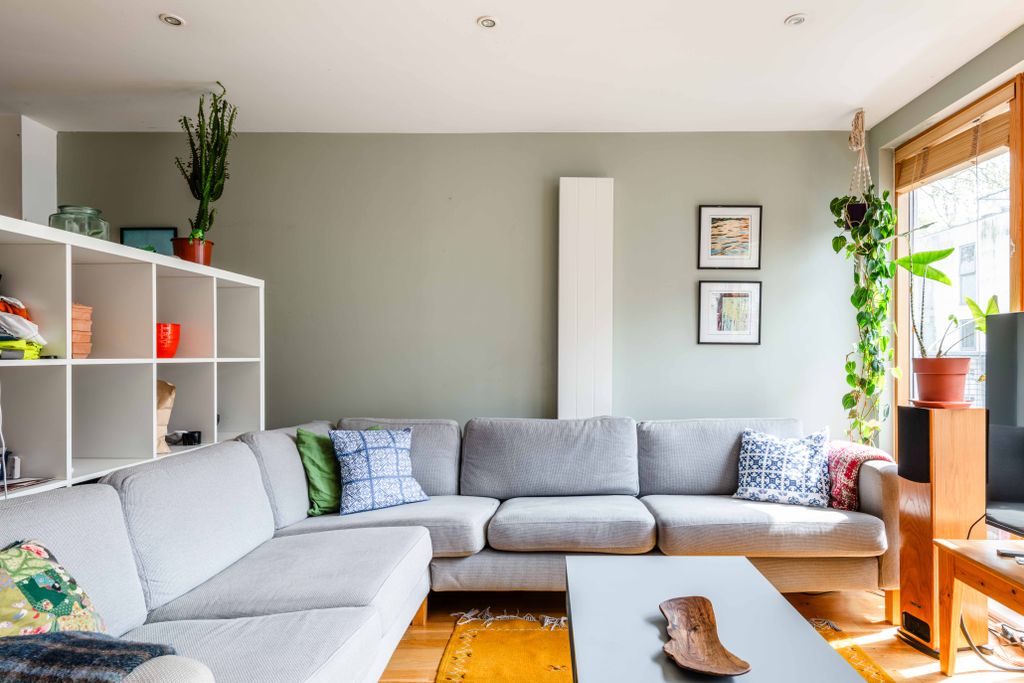 Property photo 2 of 11 2