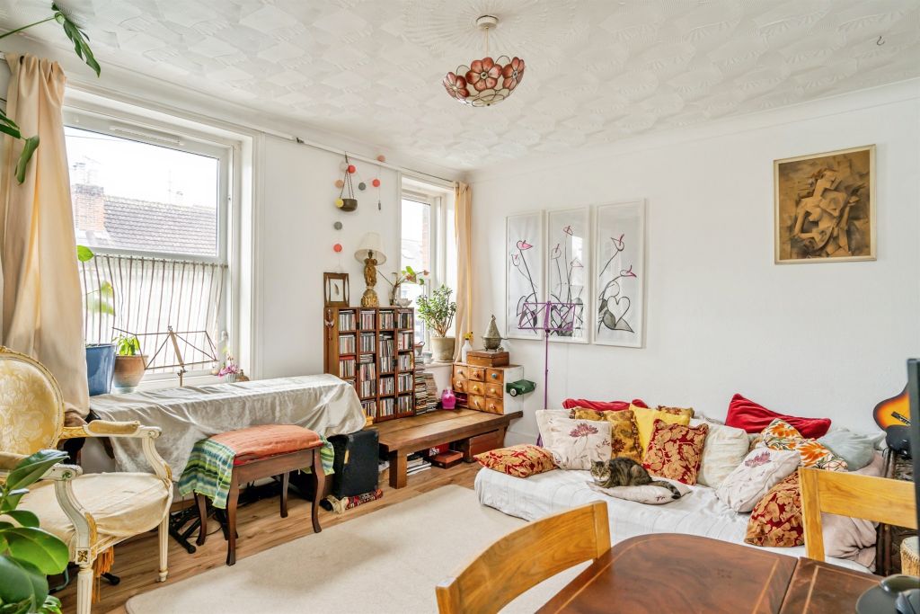 Property photo 3 of 8