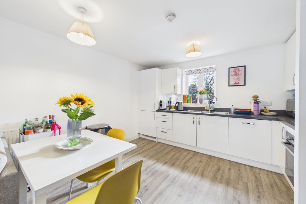 Property photo 3 of 8 Picture No. 13