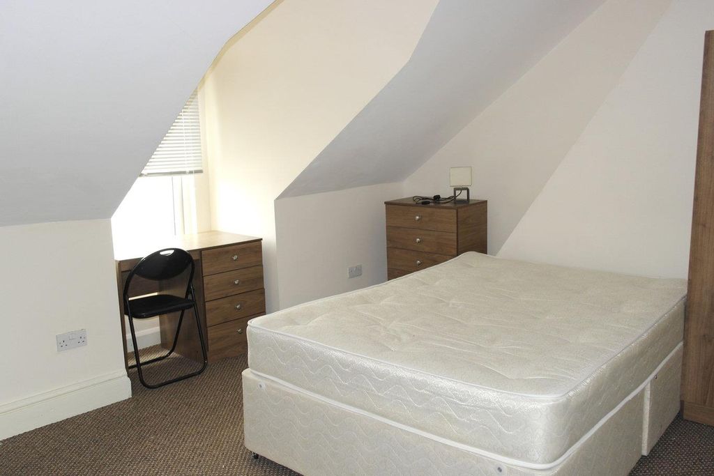 Property photo 2 of 3