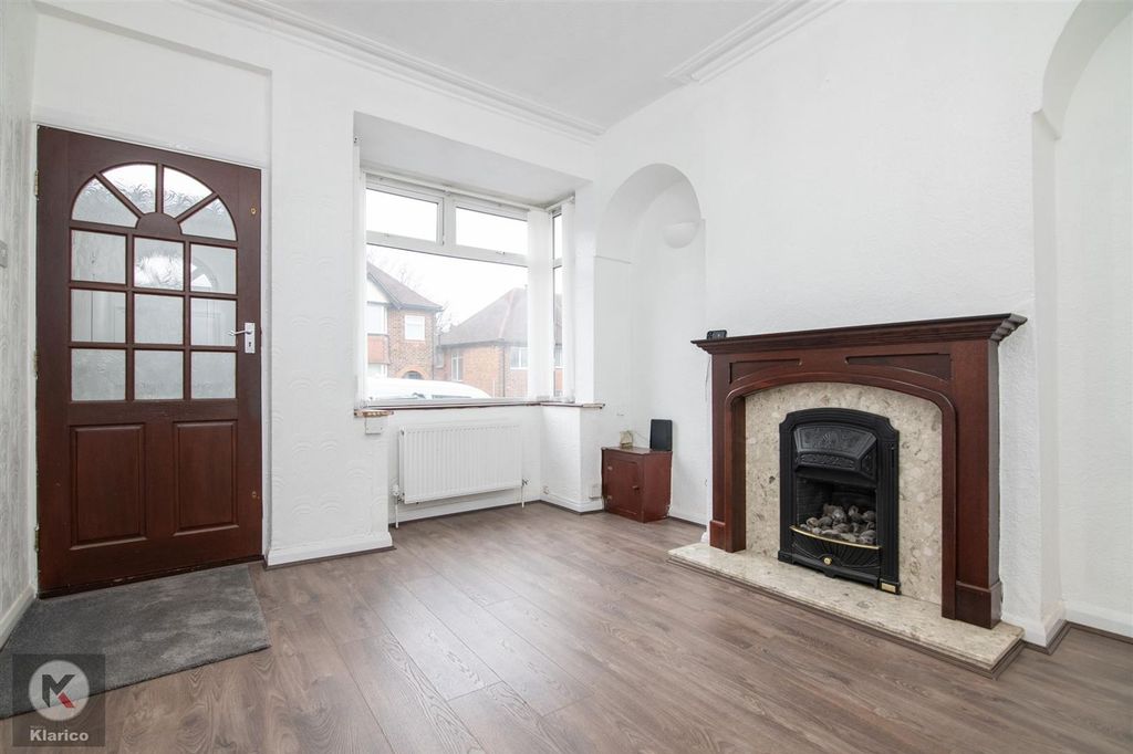 Property photo 2 of 13 Westonlane-17.Jpg