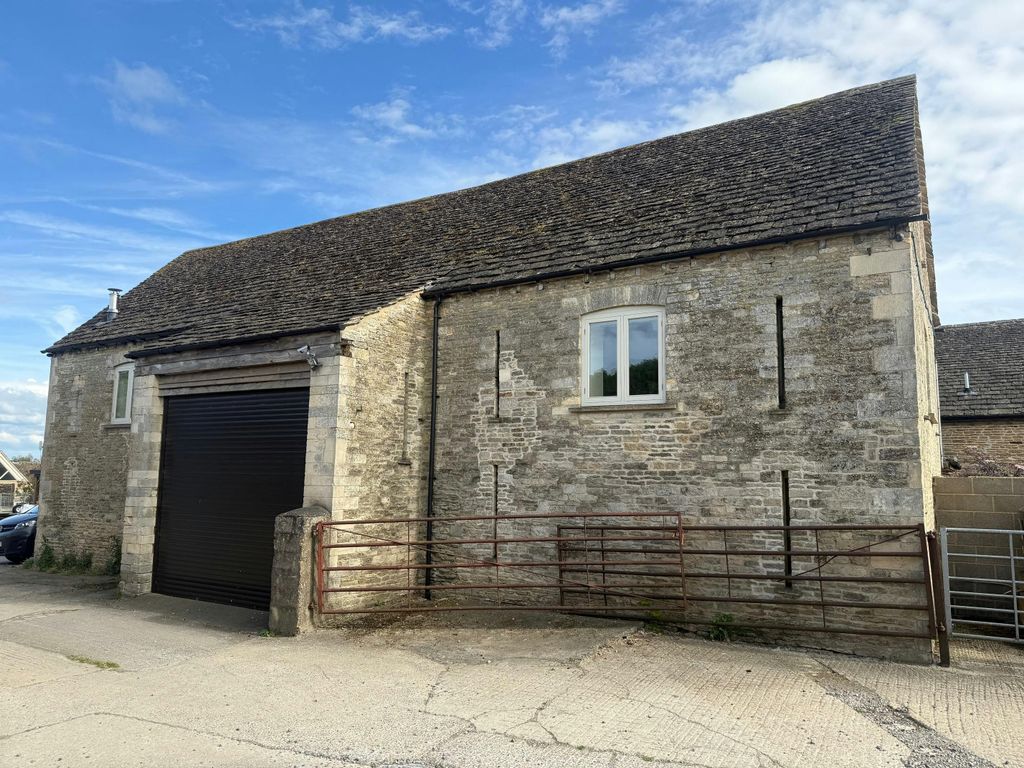 Property photo 2 of 10 009.Jpg