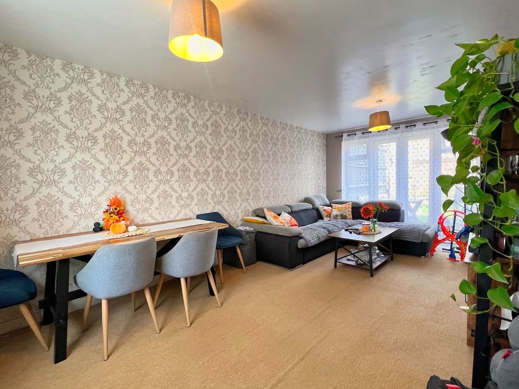 Property photo 3 of 16