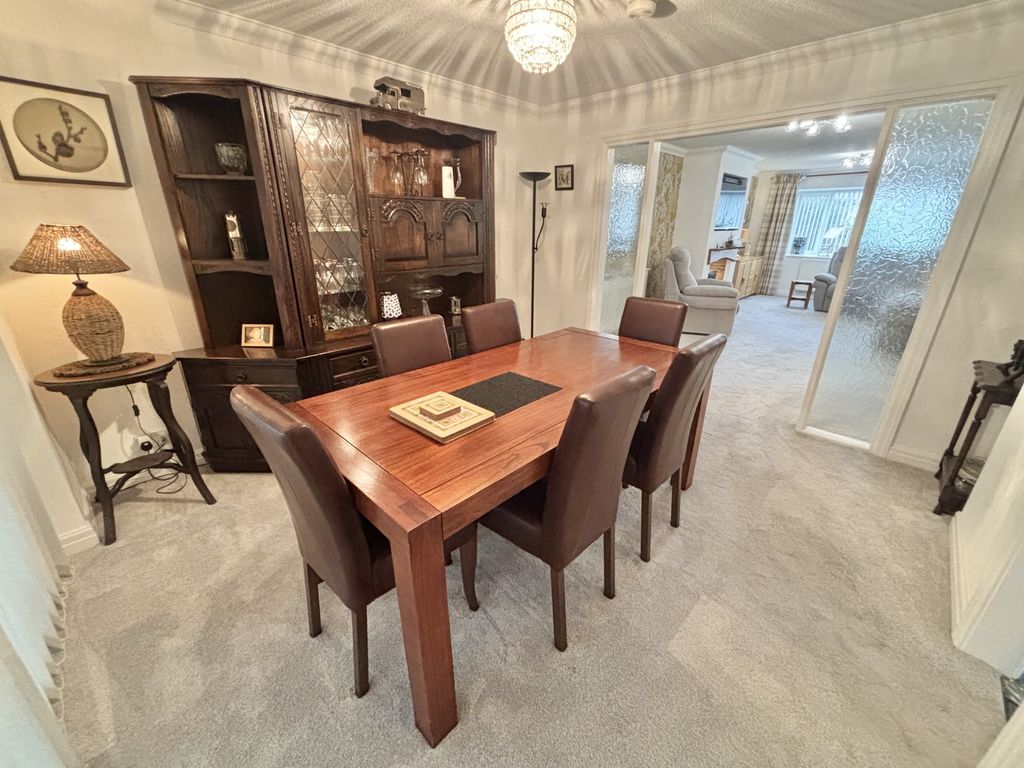 Property photo 3 of 31