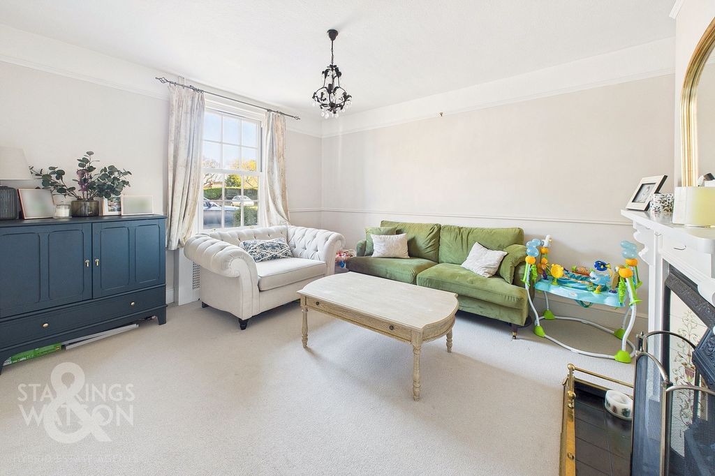 Property photo 1 of 31