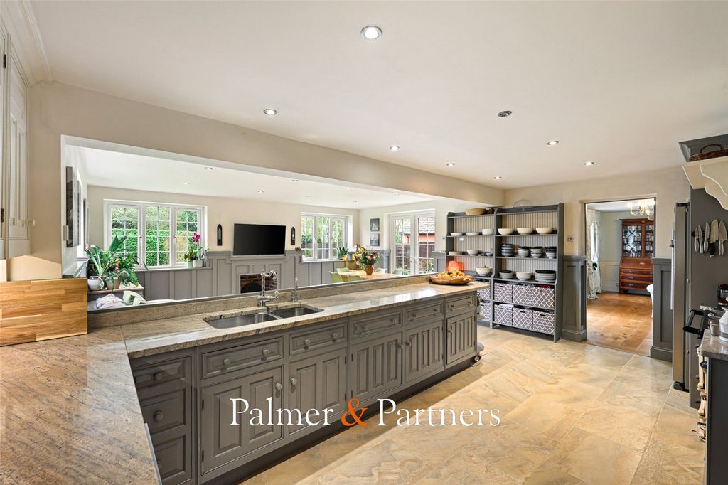 Property photo 2 of 35 Picture No. 16