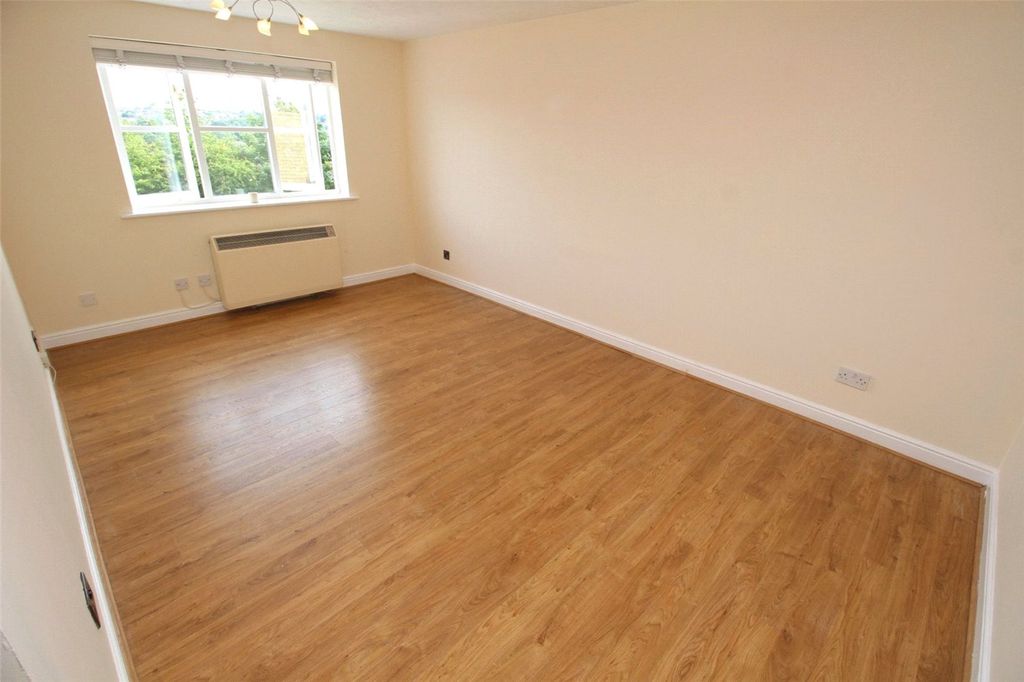 Property photo 2 of 7 Picture No. 11