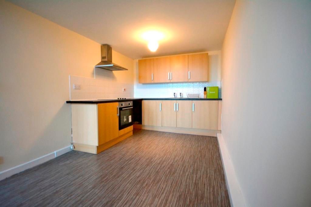 Property photo 3 of 7 Kitchen 2