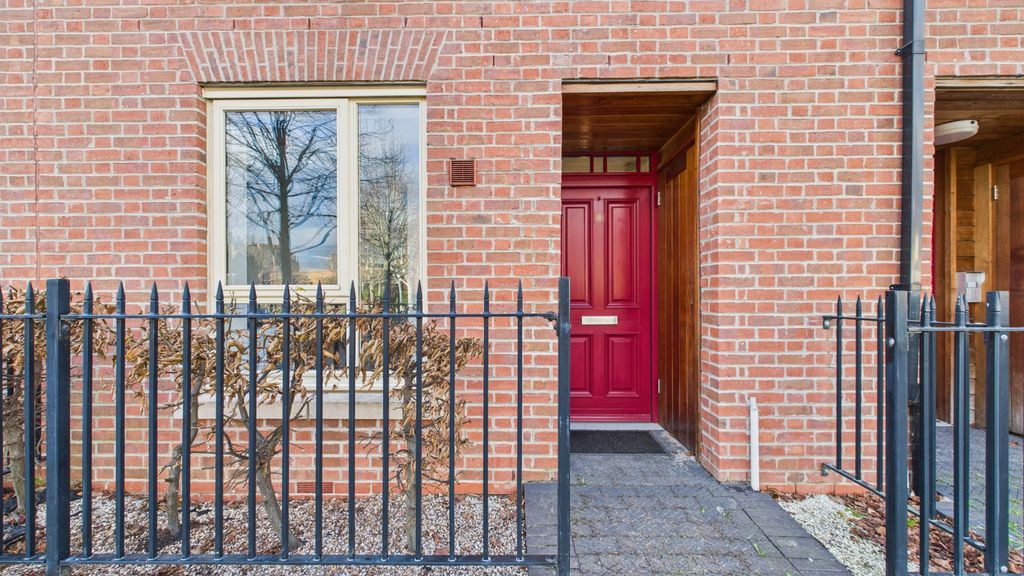 Property photo 2 of 24 4670518