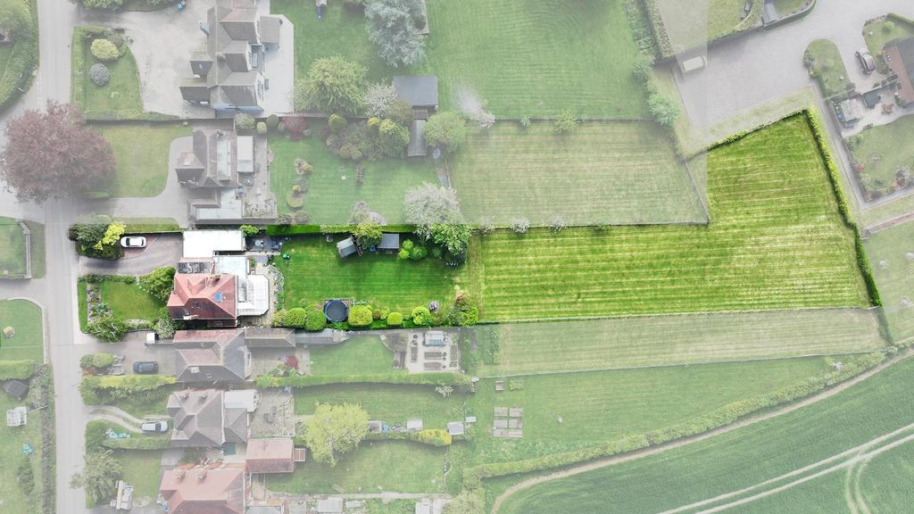 Property photo 2 of 36 1000114354