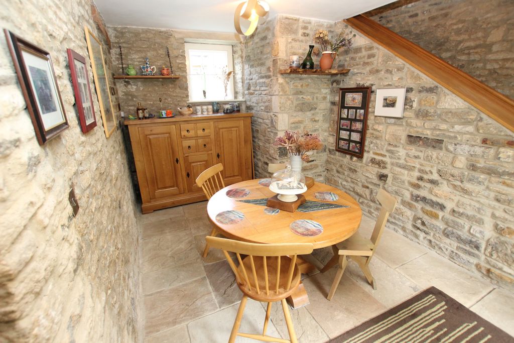Property photo 2 of 36