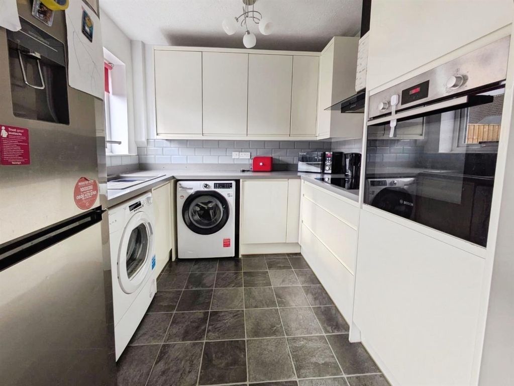 Property photo 3 of 22 Kitchen